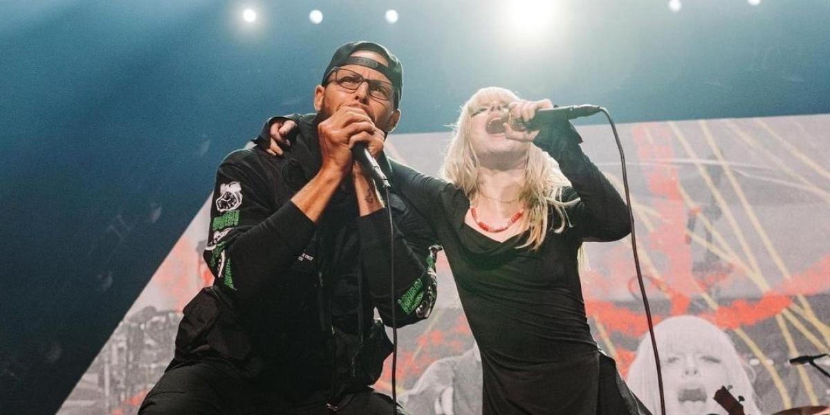 Stephen Curry da la nota y protagoniza un concierto de Paramore