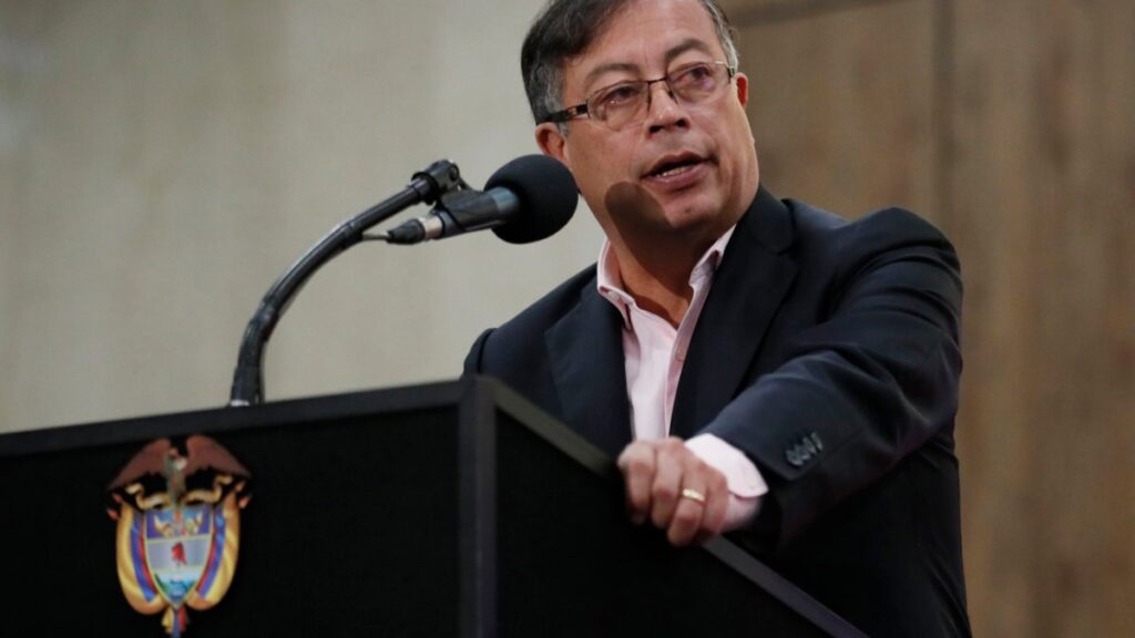 Tambalea Petro en Colombia: su propio hijo reveló que hubo dinero ilícito en su campaña