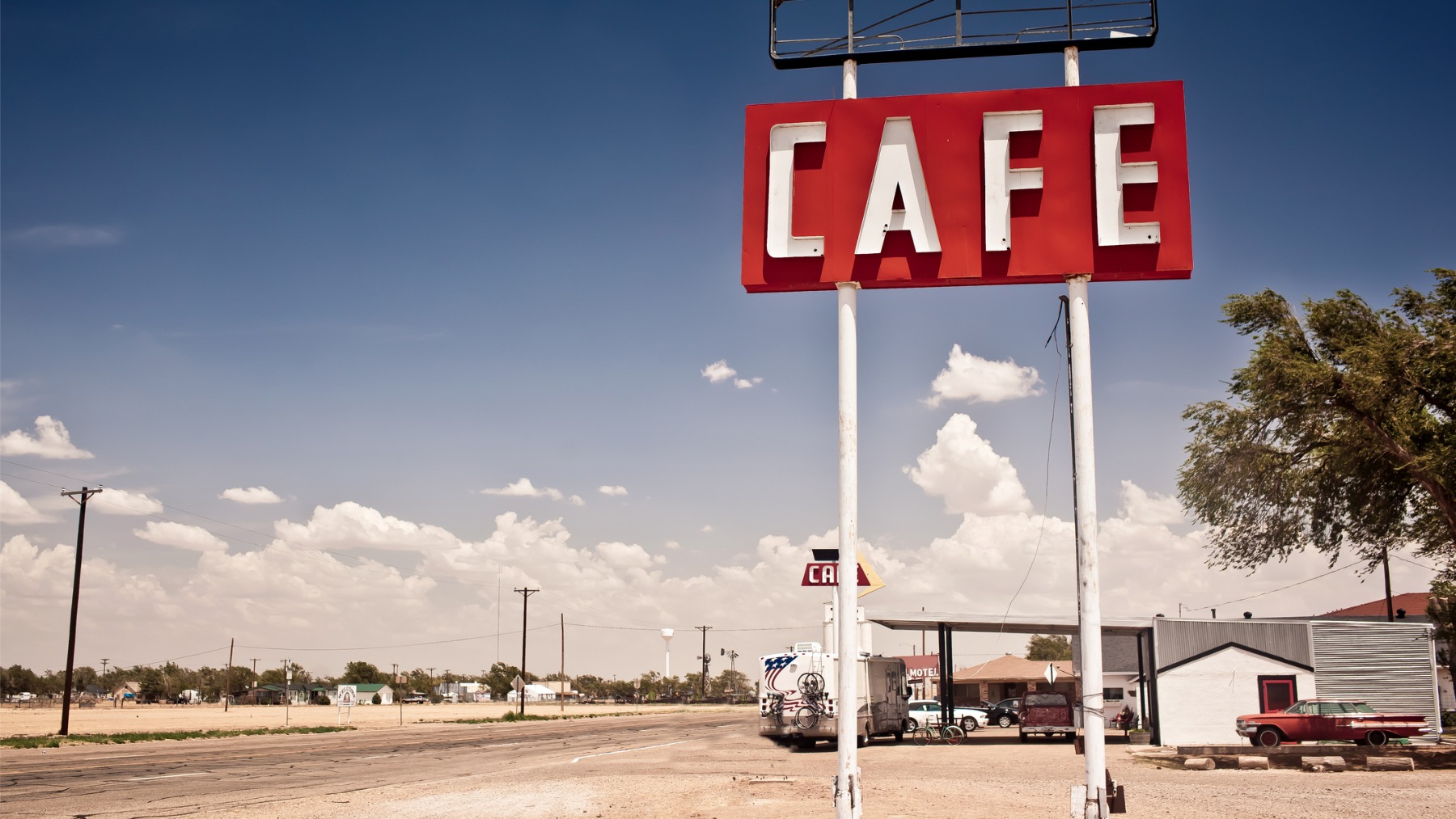 Todo el mundo para en este bar de carretera. Está en la A-3 y tienes que conocerlo