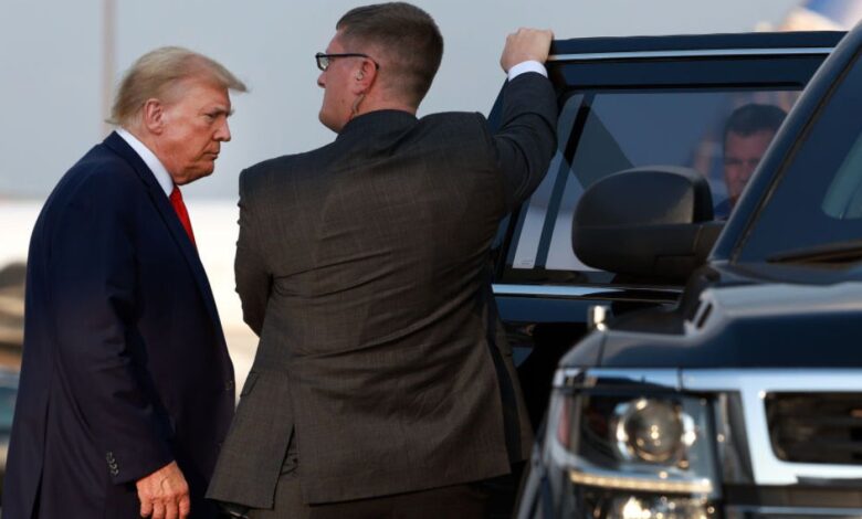 Trump queda en libertad tras su arresto en la cárcel de Georgia