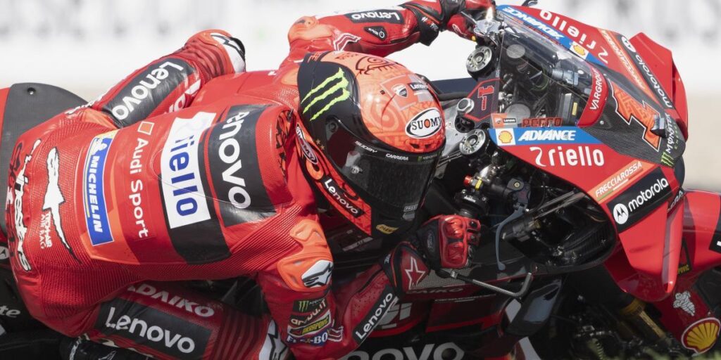 Victoria de cabo a rabo de Bagnaia en otro accidentado Sprint