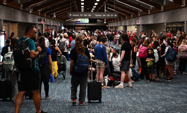 Vuelos de Southwest y American asisten con evacuaciones en Maui