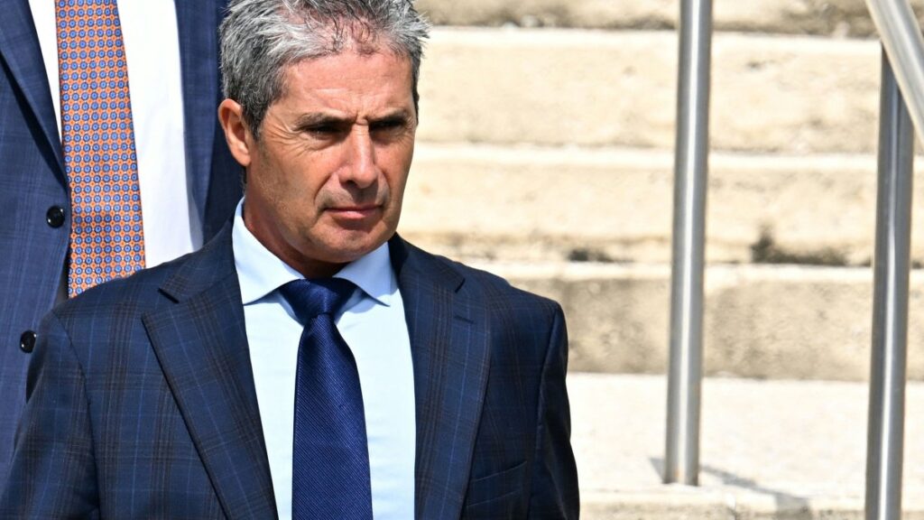 administrador de Mar-a-Lago, Carlos De Oliveira, se declara no culpable