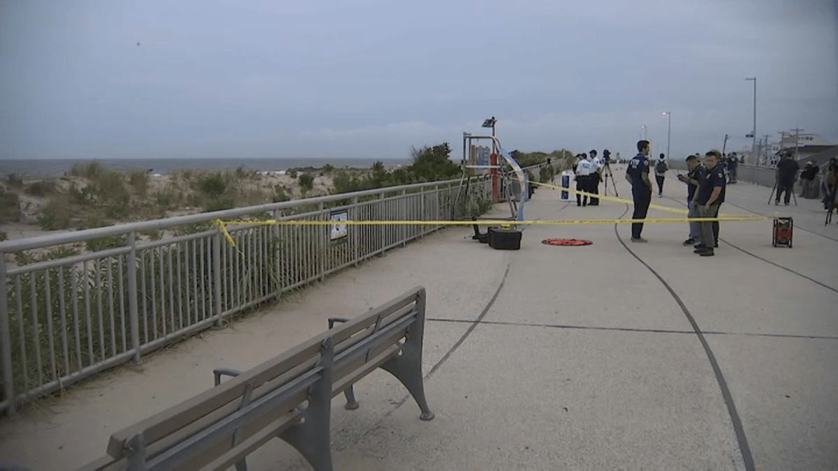 autoridades cierran playa de NYC tras aparente ataque de tiburón