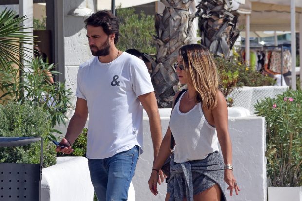 Elena Tablada y Javier Ungría caminando / Gtres