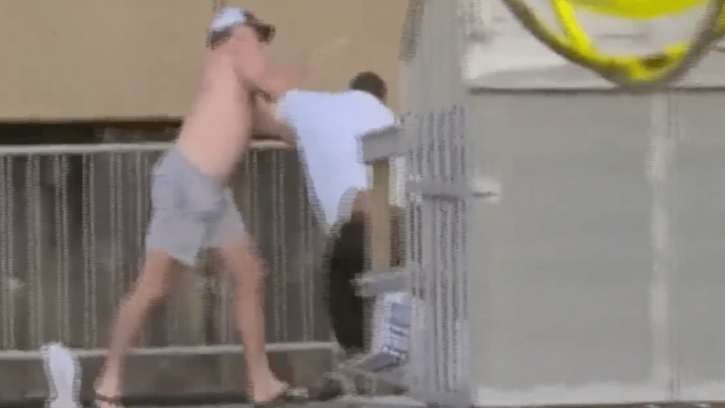 estalla pelea masiva en el río Alabama