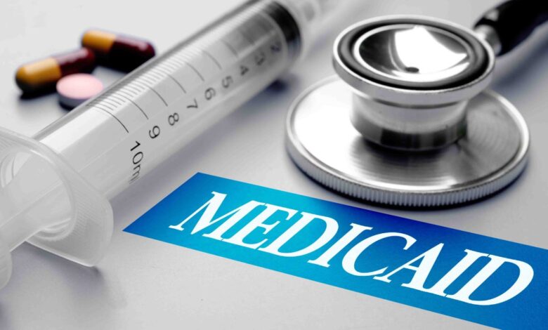falla excluye a niños de programa Medicaid