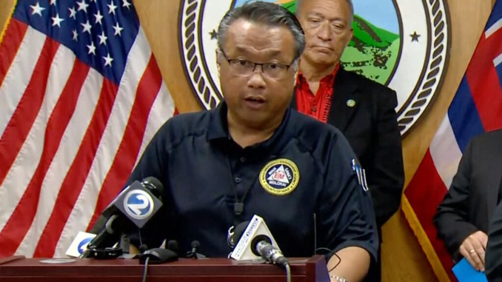 renuncia Herman Andaya tras no encender las sirenas de emergencia