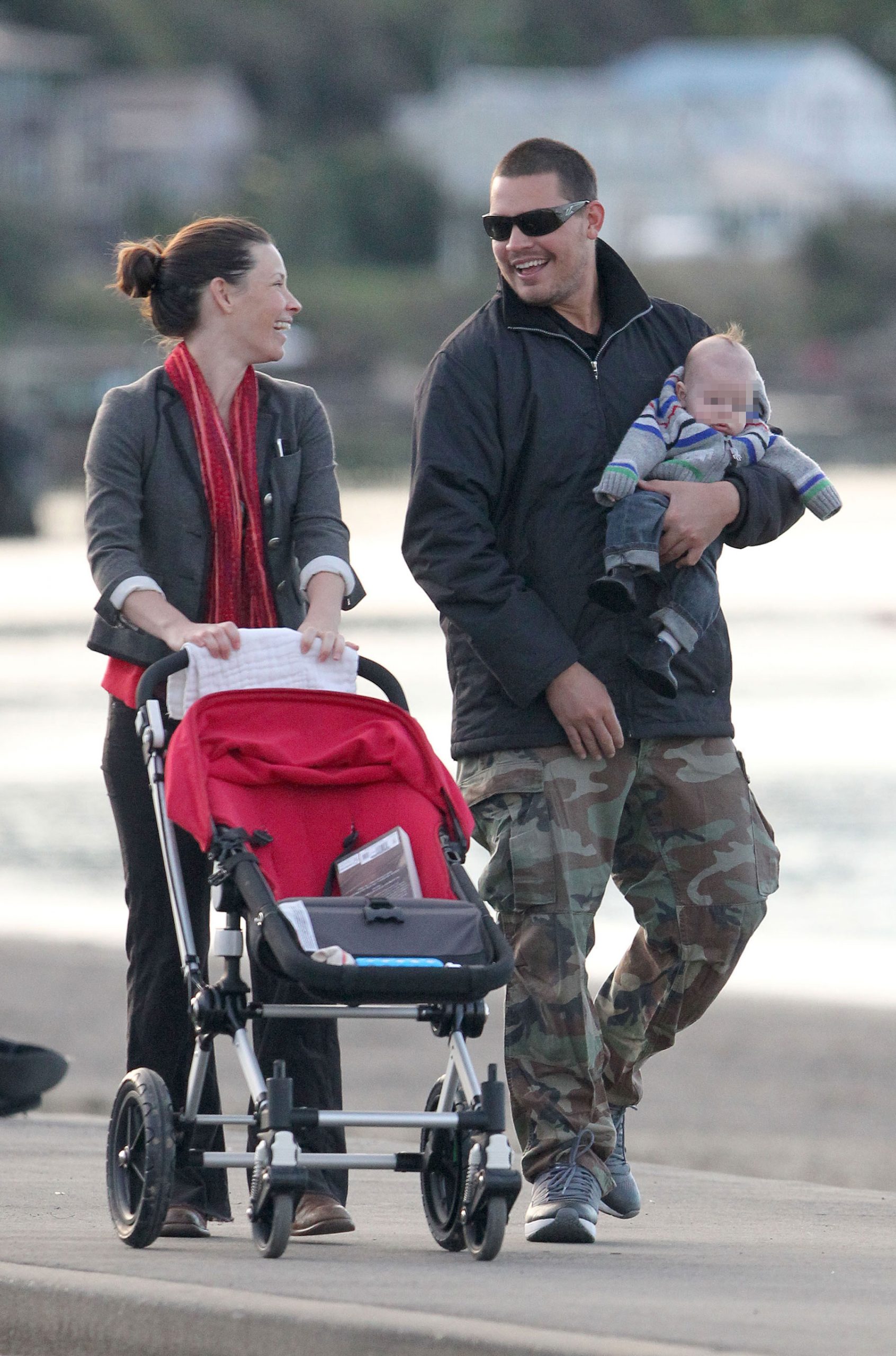 Evangeline Lilly junto a su familia / Gtres