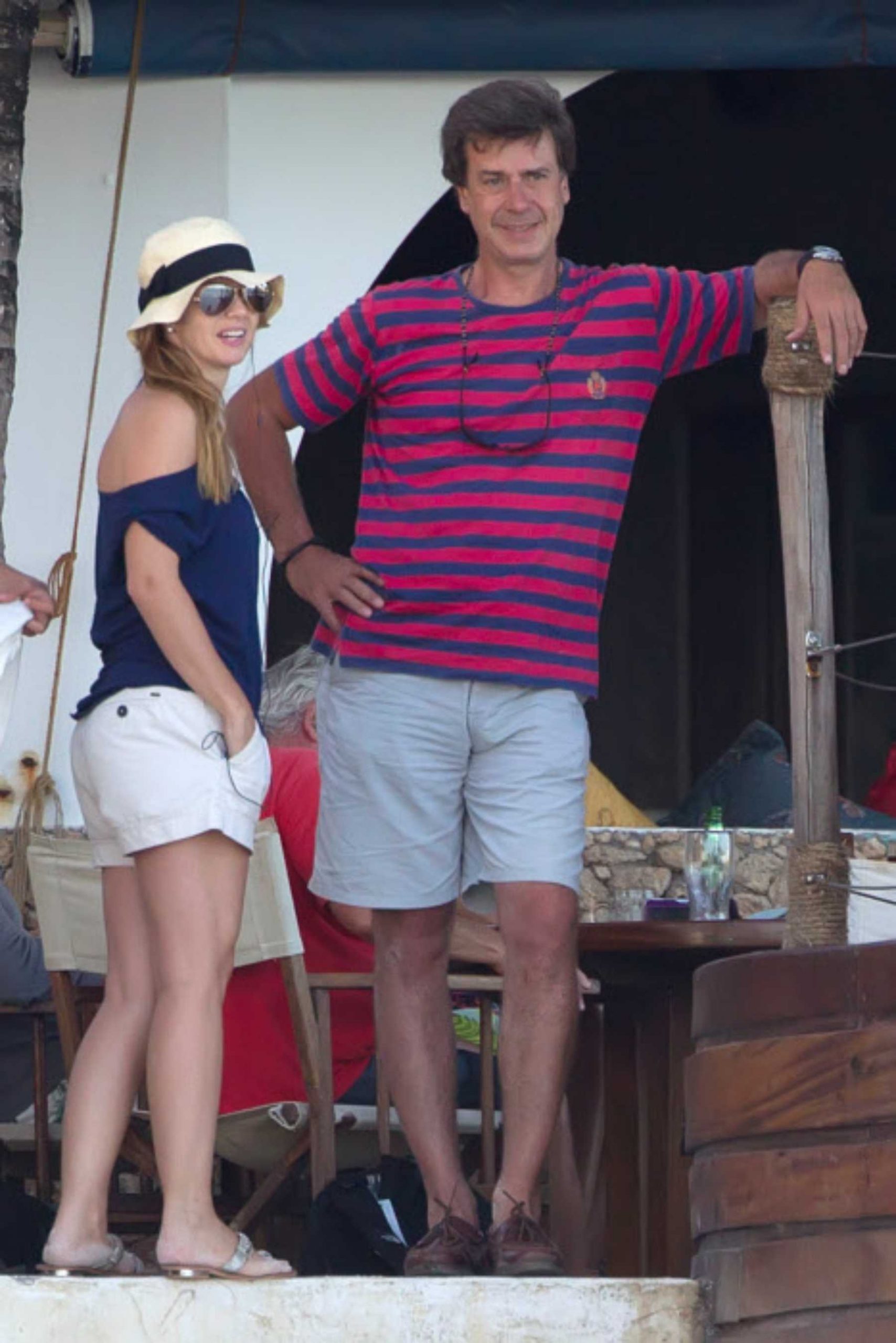 Cayetano Martínez de Irujo y Genoveva Casanova durante unas vacaciones / Gtres