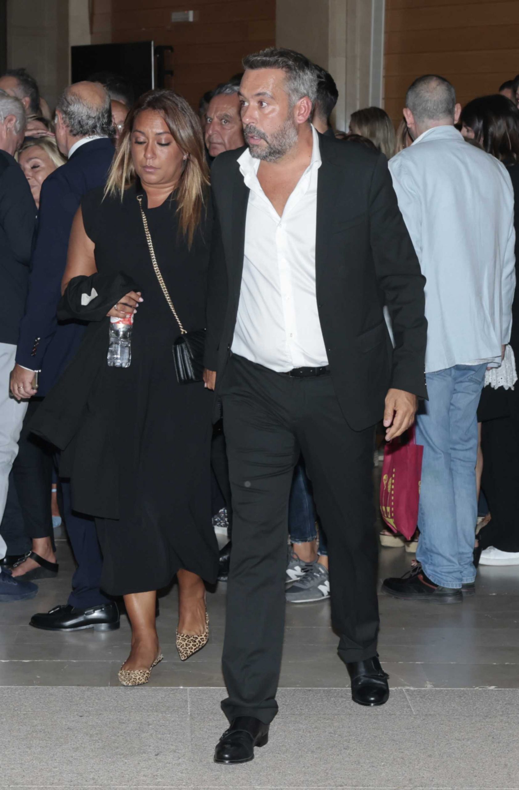 Kike Calleja y su esposa dan el último adiós a María Teresa Campos / Gtres