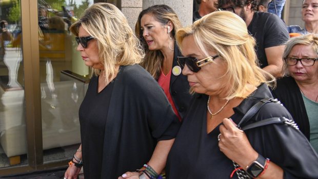 Terelu Campos y Carmen Borrego dan el último adiós a María Teresa Campos/ Gtres