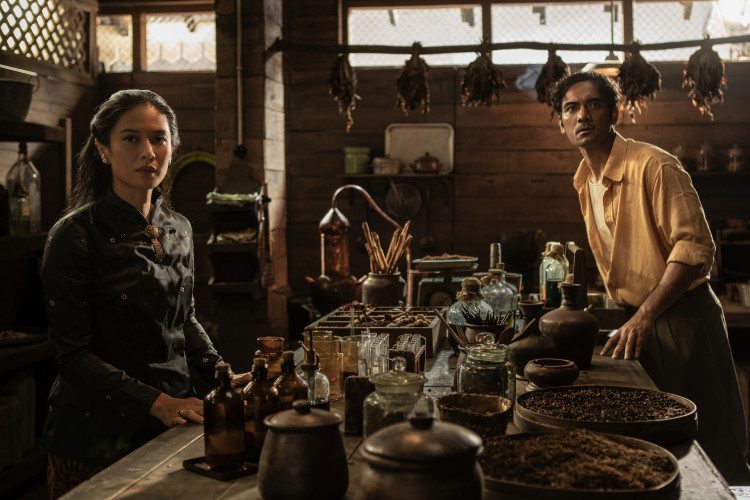 El drama indonesio Dian Sastrowardoyo Ario Bayu, la cigarrera, llegará a Netflix El drama indonesio Dian Sastrowardoyo Ario Bayu, la cigarrera, llegará a Netflix