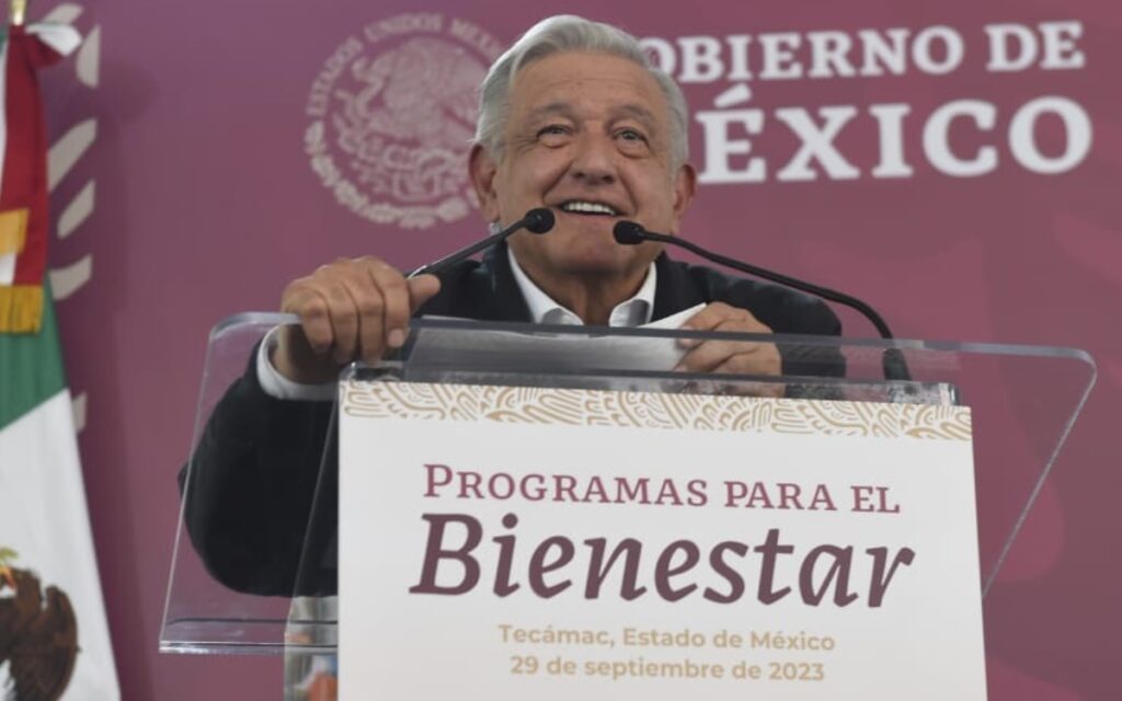 AMLO busca que pensión para adultos mayores sea mensual