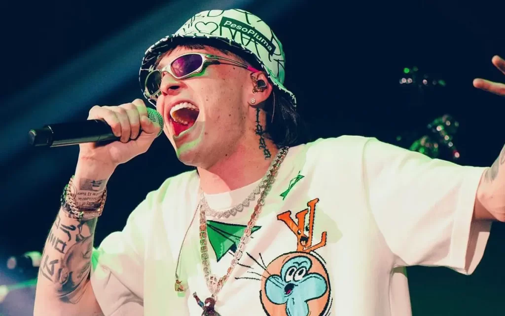 Amenazan a Peso Pluma; peligra su concierto en Tijuana