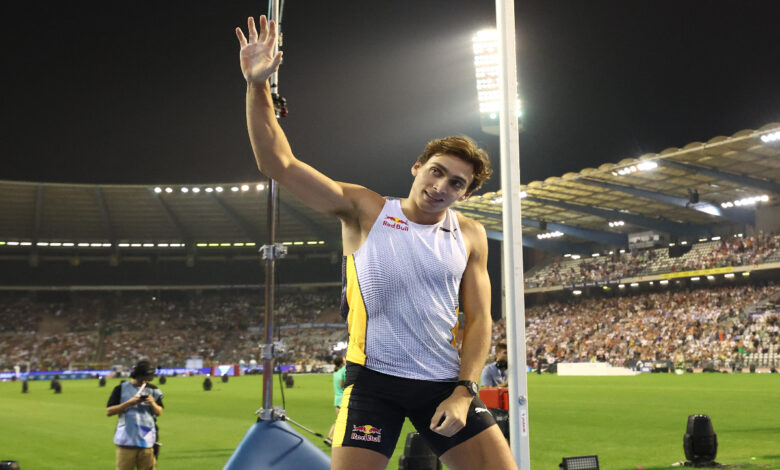 Armand Duplantis vuela en Eugene e impone un nuevo récord mundial | Video