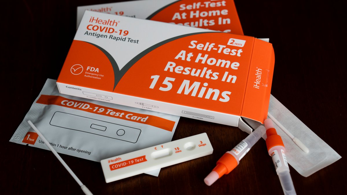CNBC: cómo comprobar si tu prueba casera de COVID-19 tiene una fecha de caducidad ampliada