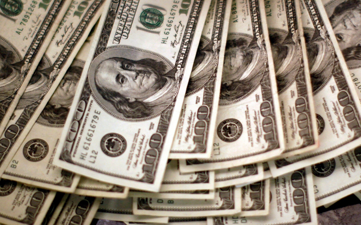 Dólar se encamina a mejor trimestre en un año