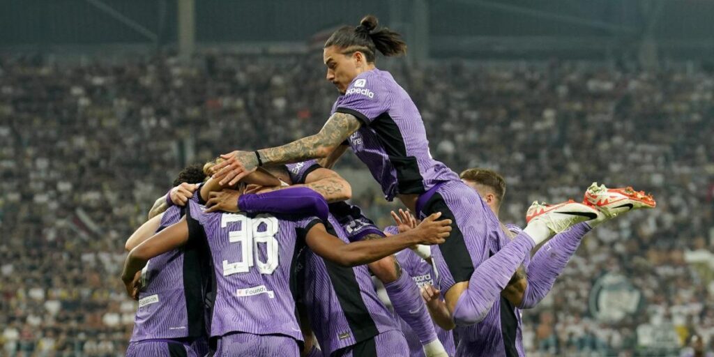 El Liverpool inicia el camino a Dublín remontando ante el Linz