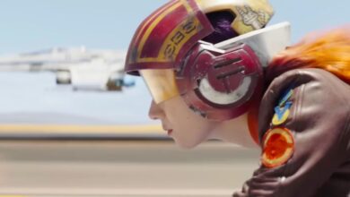 El cosplay de Sabine Wren celebra su entrenamiento Jedi y recrea su casco Speeder con impresionante detalle