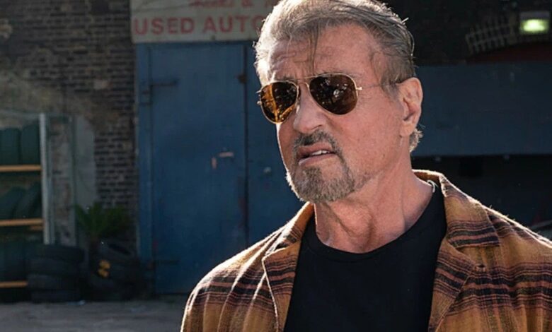 El director de Expendables 4 aclara el futuro de la franquicia de Sylvester Stallone después del fallecimiento de Jason Statham Torch: "Sangre nueva con la vieja"