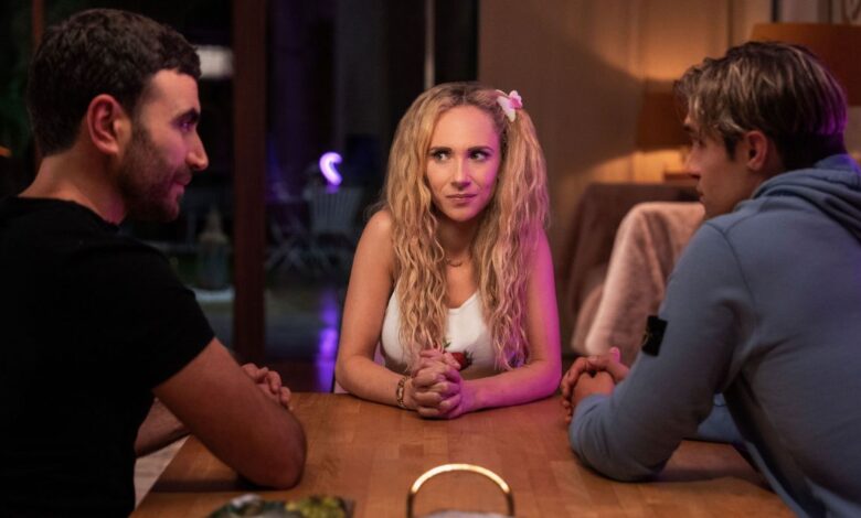 El director de la temporada 3 de Ted Lasso explica con quién debería terminar Keeley después del triángulo amoroso