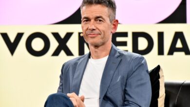El director ejecutivo de Warner Music, Robert Kyncl, dice que la IA impactará la industria de la música durante el próximo año