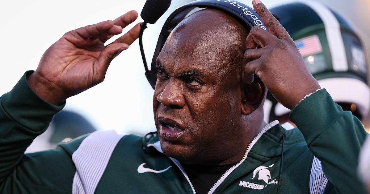 El entrenador de Michigan State, Mel Tucker, suspendido por la escuela en medio de un caso de acoso