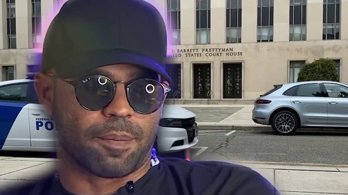 El líder de los Proud Boys, Enrique Tarrío, podría ser sentenciado este martes