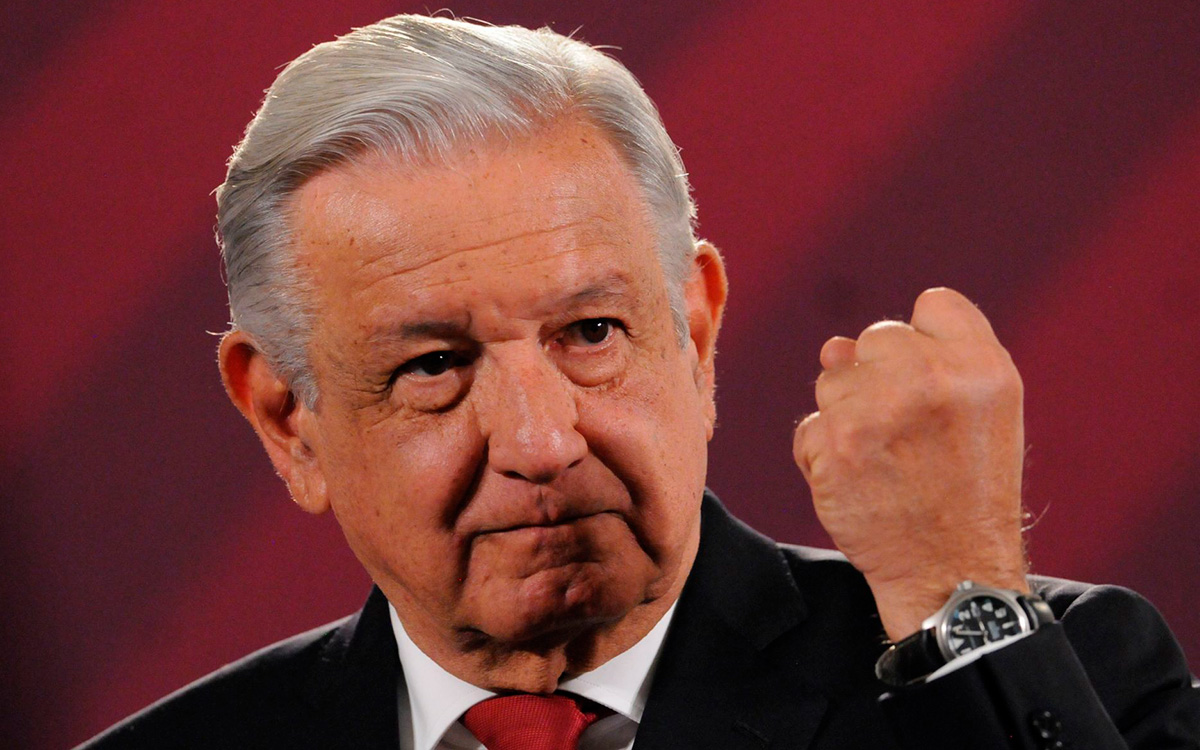 Entrega del bastón de mando, ‘políticamente magistral, jurídicamente irrelevante’: Cossío