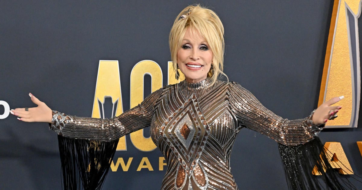 Exhibición de puntuaciones de Dolly Parton en Monday Night Football