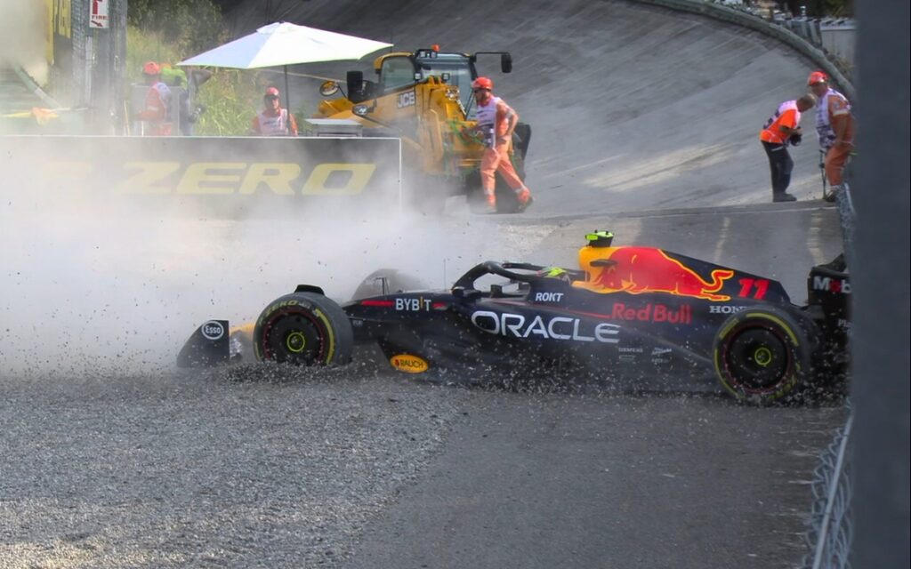 F1: Sergio Pérez choca en Monza; Sainz se impone en la P2 | Video