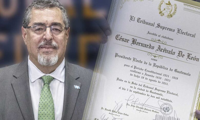 Guatemala: Tribunal Electoral entrega a Bernardo Arévalo su constancia como presidente electo