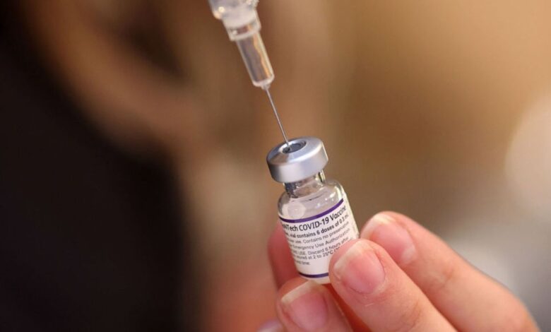La FDA podría aprobar nuevos refuerzos de vacunas contra el COVID-19