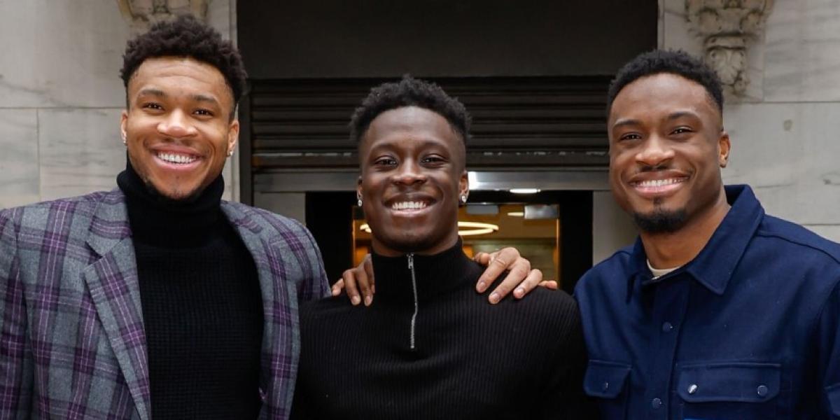 La película de los Antetokounmpo continúa: Alex se une a Giannis y Thanasis en los Bucks