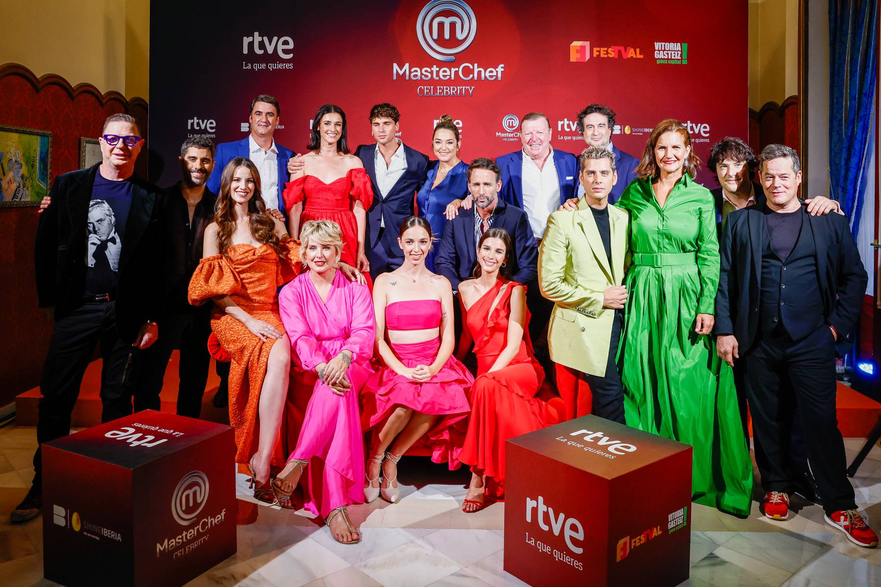 El elenco de 'MasterChef Celebrity 8' en el FesTVal de Vitoria/ Gtres