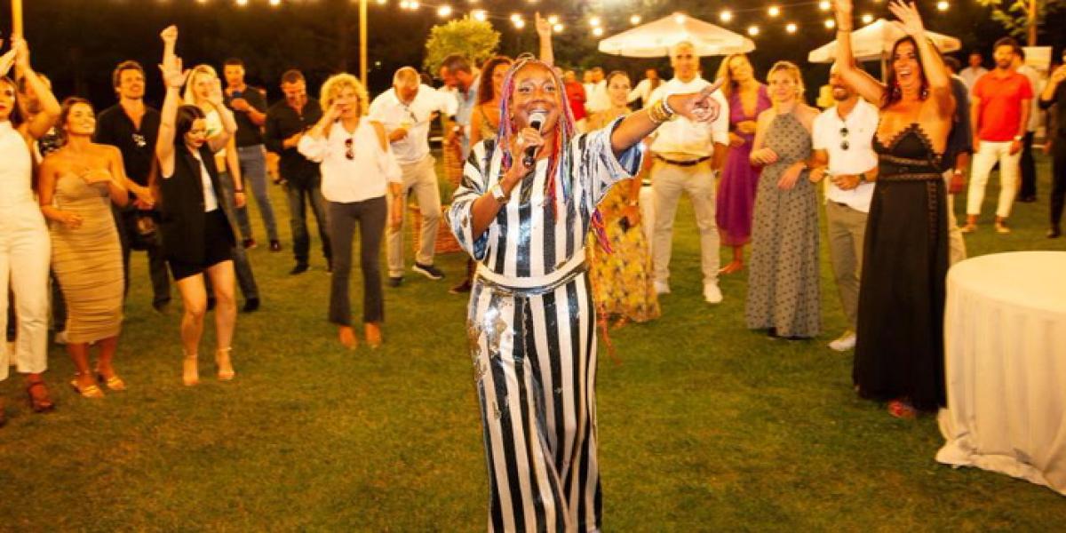 Lucrecia pone el baile y la alegría en la Fiesta del Ocio