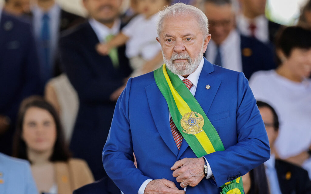 Lula es ingresado en un hospital de Brasilia para operación de cadera