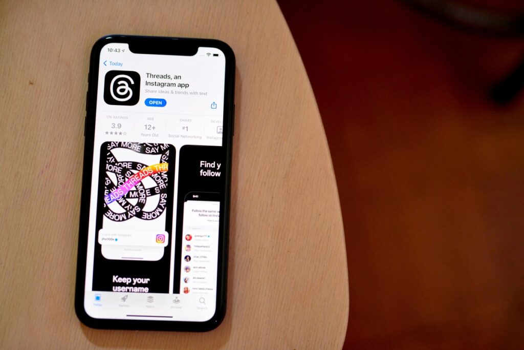 Meta ahora muestra un carrusel de hilos sugeridos en Instagram para aumentar la participación.