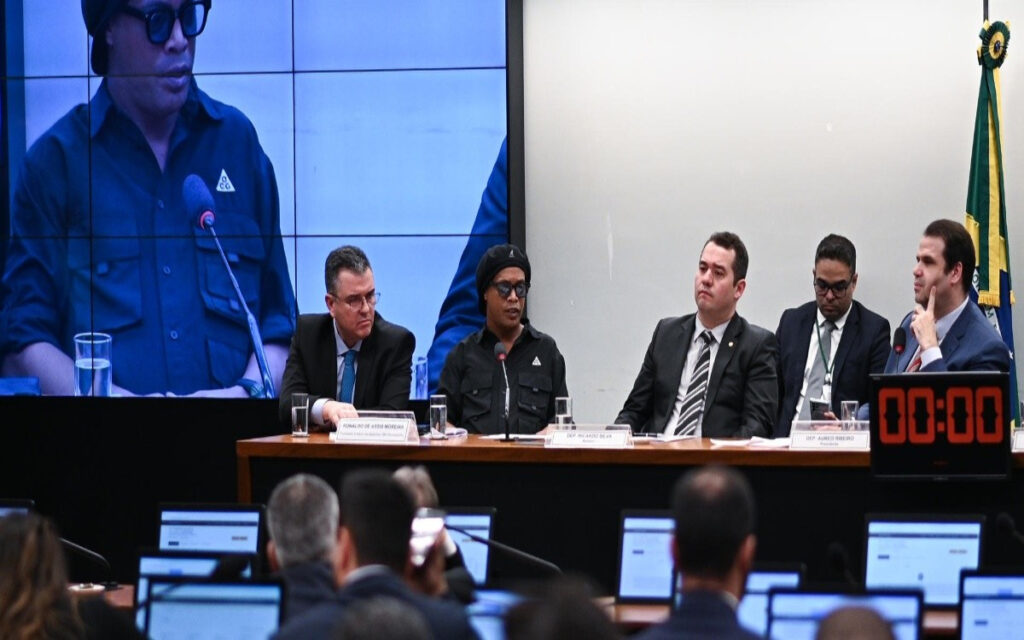 Niega Ronaldinho relación con empresa estafadora con criptomonedas