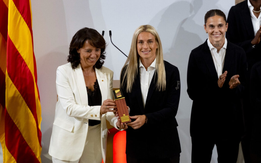 Otorgan Medalla de Honor a las jugadoras del FC Barcelona | Video