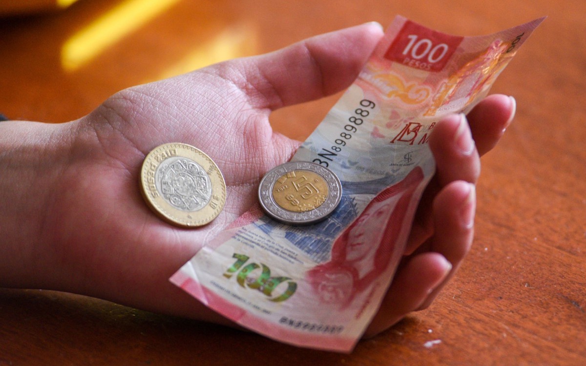 Peso mexicano continúa subida frente al dólar