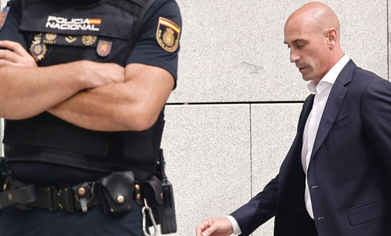 Rubiales niega que él u otros responsables de la RFEF coaccionaran a Jenni Hermoso