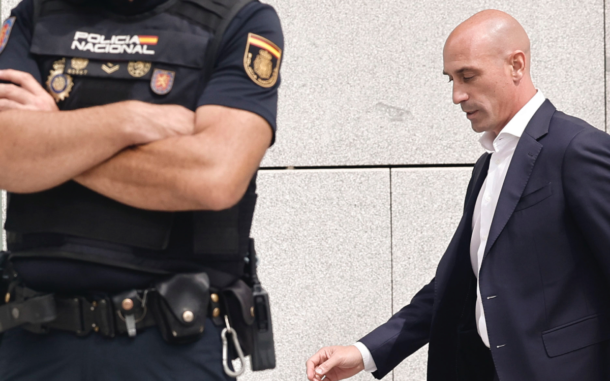 Rubiales niega que él u otros responsables de la RFEF coaccionaran a Jenni Hermoso