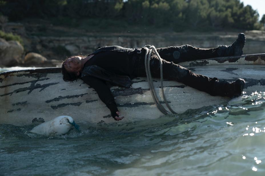 the-walking-dead-daryl-dixon-bote salvavidas.jpg the-walking-dead-daryl-dixon-bote salvavidas.jpg