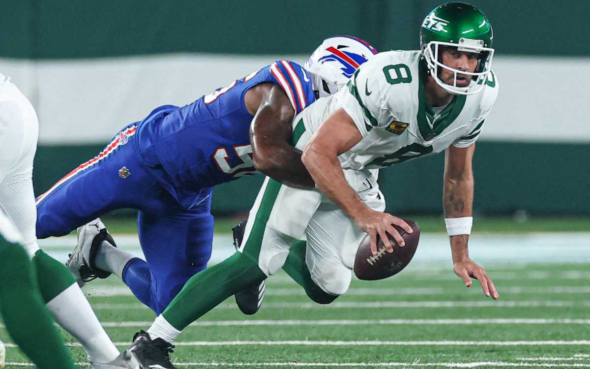 Tras lesión de Aaron Rodgers, Asociación de Jugadores pide césped natural a NFL