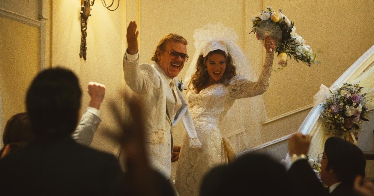 ‘Winning Time’: Jerry Buss y su esposa Honey chocan después de Night on the Town (clip exclusivo)