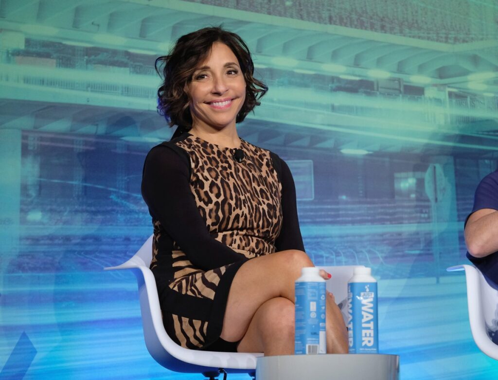 X será rentable en 2024, afirma el CEO en una tensa entrevista