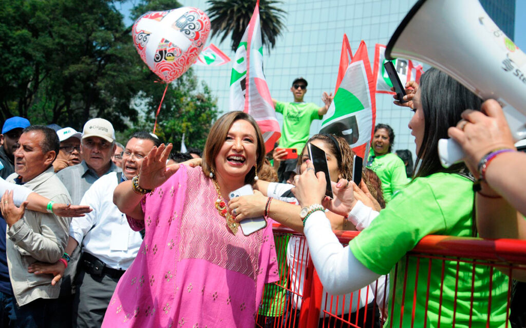 Xóchitl Gálvez reta a AMLO: 'Écheme a su gallo y gallina, ¡con los dos puedo!'