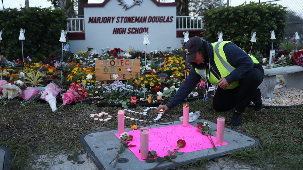 cuándo demolerán edificio de la masacre escolar de Parkland